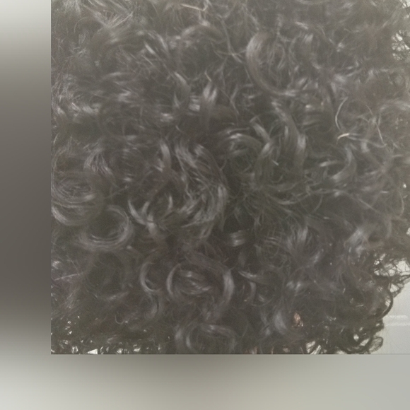 Wig - Picture 4 of 5